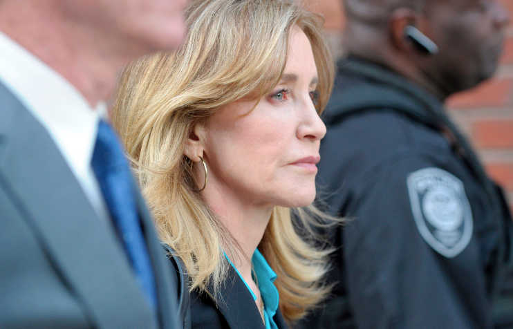 Dünyaca ünlü yıldızdan skandal rüşvet itirafı! Kızının iyi bir üniversite okuması için... - Resim: 4