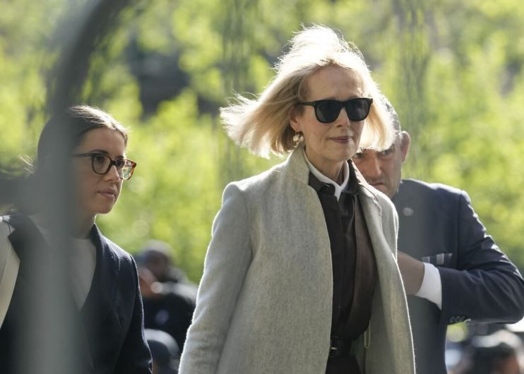 Köşe yazarının psikolojisi bozuldu! 'Donald Trump bana tecavüz etti' deyip o anları anlattı - Resim: 4