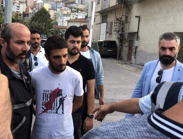 Annesini 50 yerinden bıçaklayarak öldürmüştü! Cani evlat tutuklandı - Resim: 4