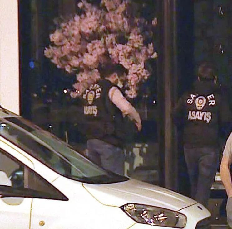 İrem Derici Derya Uluğ Enis Arıkan Buray yasakları çiğnedi bakın kim nasıl dalga geçti - Resim: 3