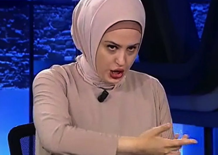 ''Sağdan sola donat'' sözleriyle tanınan Pelin Hürman başını açtı! Yeni imajını görenler tanıyamadı - Resim: 3