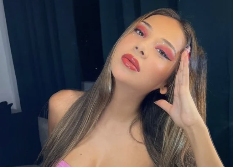 Ev hapsi alan Merve Taşkın kelepçesiyle poz verdi, kendisini CİMER'e şikayet edenlere sitem etti - Resim: 2