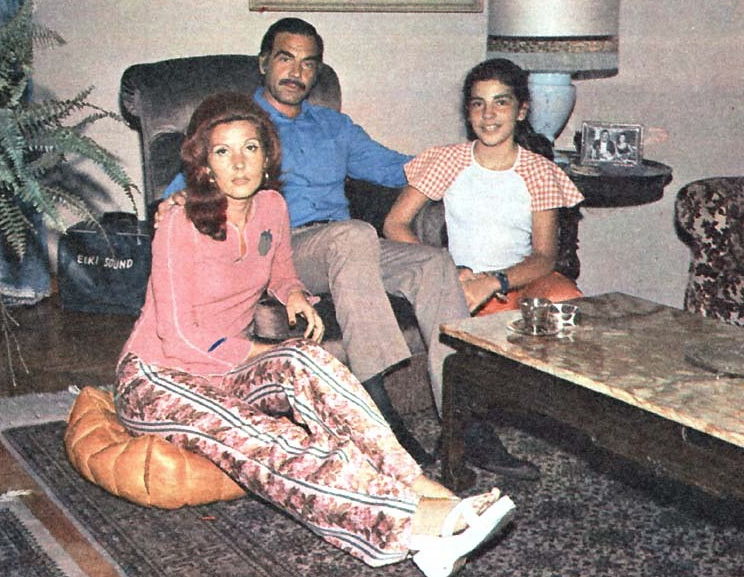 Ayhan Işık'ın torunu Emre Levent eski bakan Avni Akyol'un torunuyla evlendi - Resim: 1