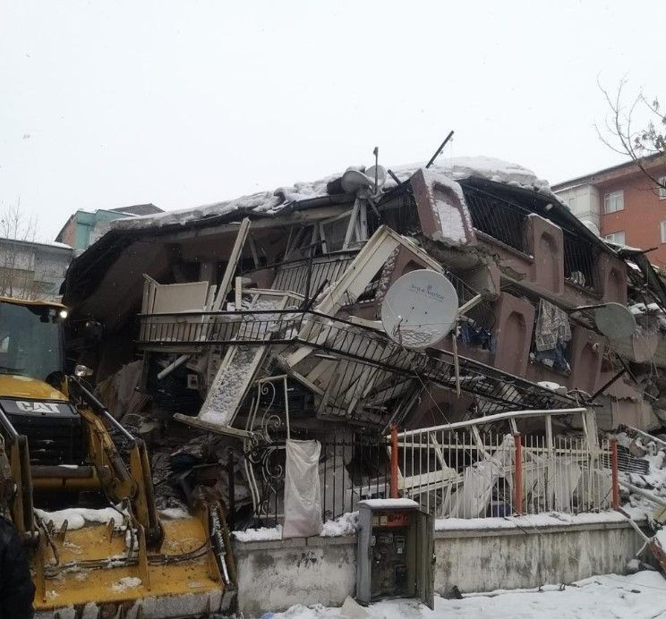Depremde her şeyini kaybetti, bir tek oğlunun kramponlarına üzüldü - Resim: 4