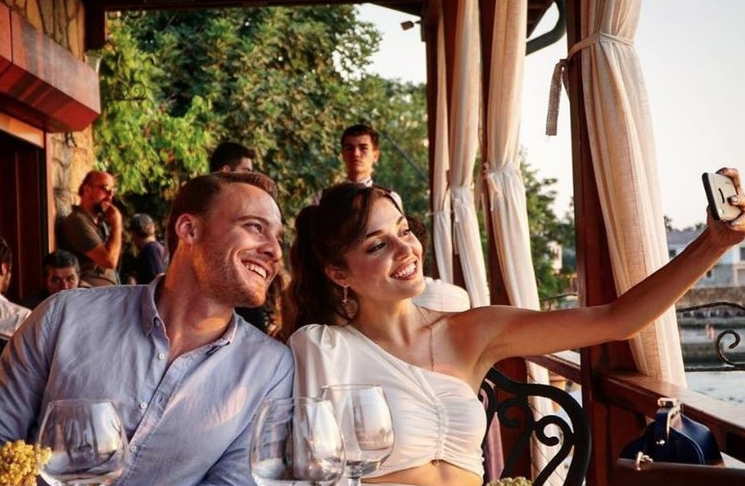 Hande Erçel Kerem Bürsin sevgili iddiası olay oldu ilk açıklama - Resim: 2