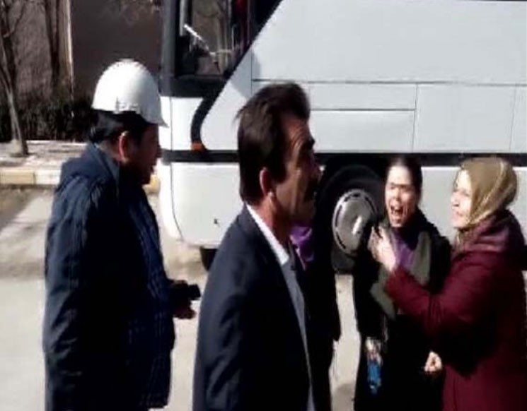 İstanbul'da feci anlar seyir halindeki otomobilin üstüne düştü - Resim: 4