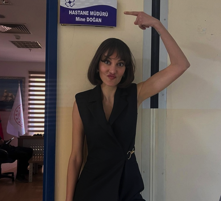 Uzak Şehir'in Mine'si Mine Kılıç, diziden ayrıldıktan sonra imaj değiştirdi! Onu öyle görenler bakmaya doyamadı - Resim: 3