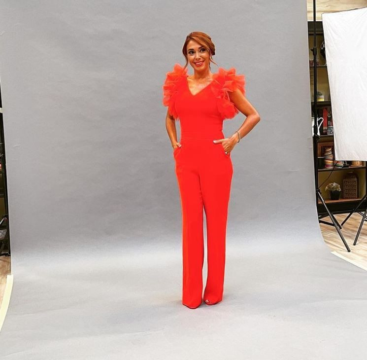 Zuhal Topal'dan Tv8'deki Yemekteyiz programında köçek dansı - Resim: 1