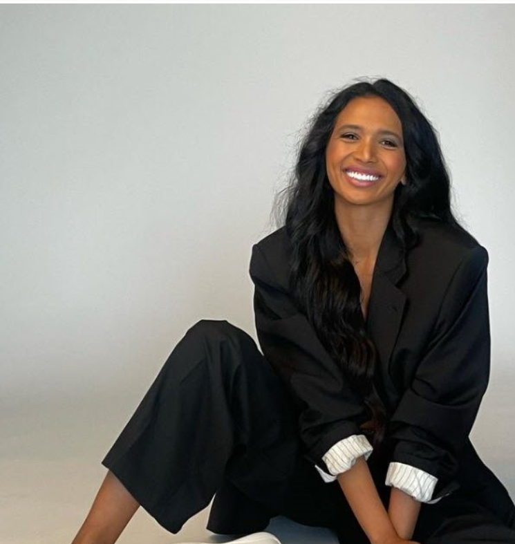 Kısmetse Olur Cansel Çördük sahneye atladı kadın şarkıcının kafasında bardak kırdı! - Resim: 4