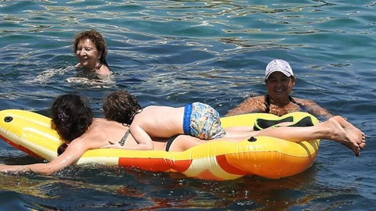 46 yaşındaki Hande Ataizi fiziğiyle mankenlere taş çıkarttı! - Resim: 4