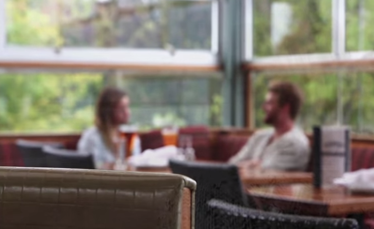 Kocasını denemek için yatağın altına saklandı ama hiç beklemediği bir şey oldu  - Resim: 2