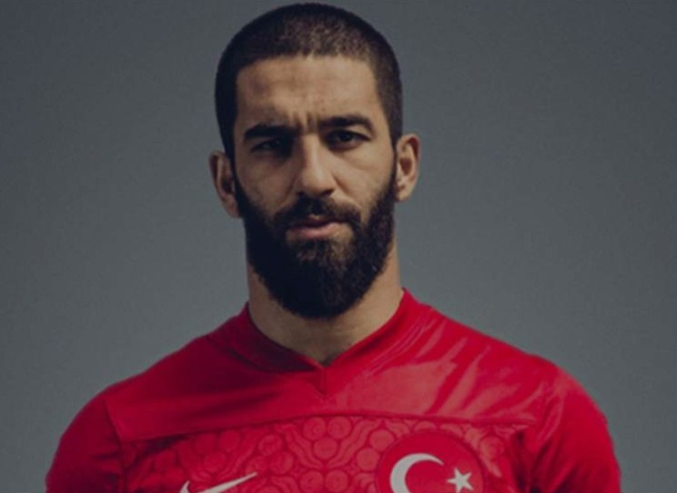 Sinem Kobal’a Arda Turan tepkisi! - Resim: 2