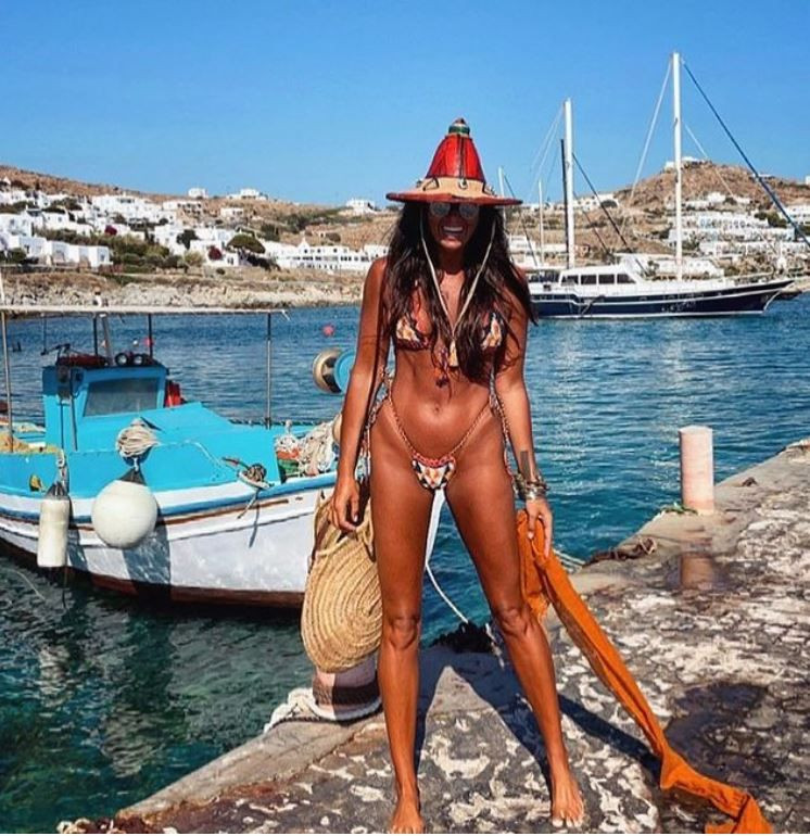 Eda Taşpınar'tan yapraklı çırılçıplak poz 'Adem ile Havva' deyip sildi Eda Taşpınar kaç yaşında - Resim: 1