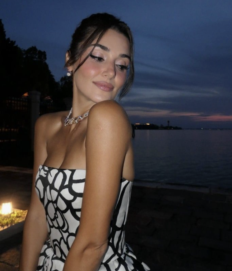 Listeye yalnızca o isim girdi! Hande Erçel'in güzelliği tescillendi... - Resim: 4