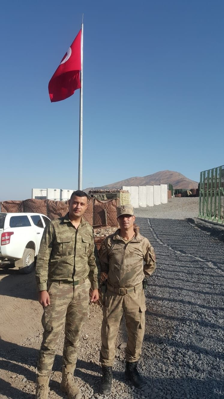 Hakkari'de yılın babası seçildi! Baba ile oğul sırt sırta Vatan nöbeti tutuyor - Resim: 3