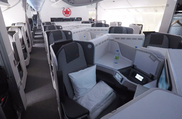 Dünya bu olayı konuşuyor: Kadın yolcu uçakta uyuyakalınca unutuldu - Resim: 3