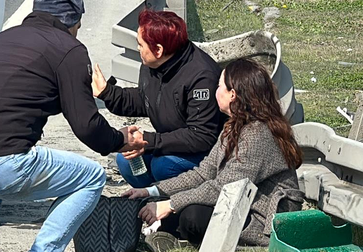 Kazadan burnu bile kanamadan kurtulan kadın aracına bakıp hüngür hüngür ağladı - Resim: 3