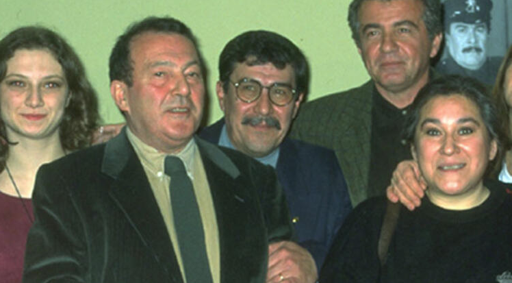 Bizimkiler dizisinin senaristi Umur Bugay hayatını kaybetti - Resim: 2