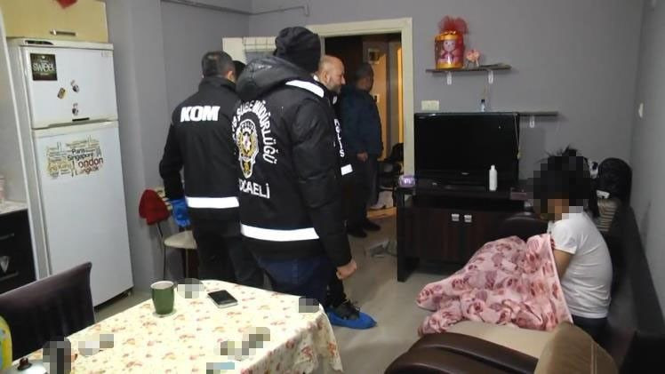 Eş zamanlı fuhuş operasyonu: 12 kadın kurtarıldı, 9 şüpheli yakalandı - Resim: 4