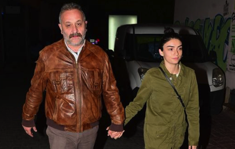 Ünlü yönetmen Onur Ünlü'den şok eden itiraf! İnternetten parayla ne sattığını duyan inanamadı - Resim: 1