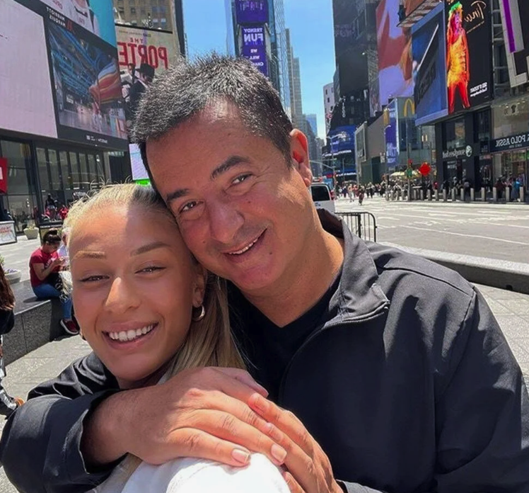 Acun Ilıcalı eşi Çağla'ya gelen o soruya yanıt vermesine izin vermedi, araya girdi! - Resim: 3