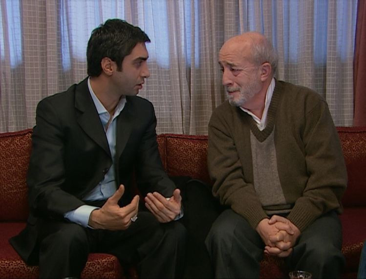 Kurtlar Vadisi'nden ayrıldı bombayı canlı yayında patlattı! - Resim: 1