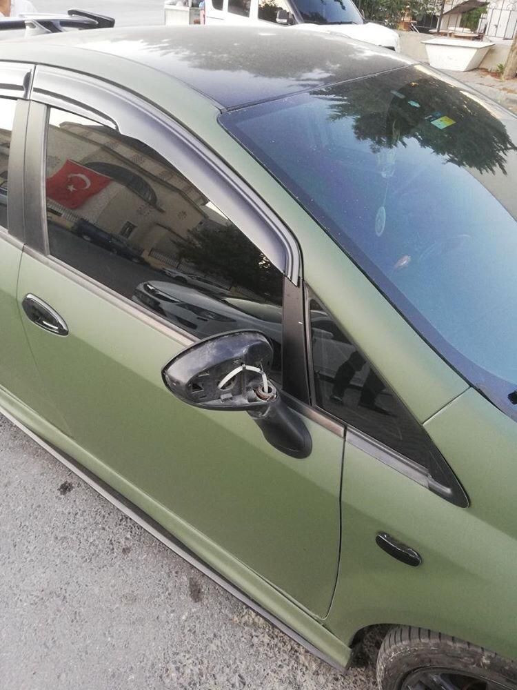 Beylikdüzü'nde hatalı park şoku! Aracını parçaladım gel çek - Resim: 4