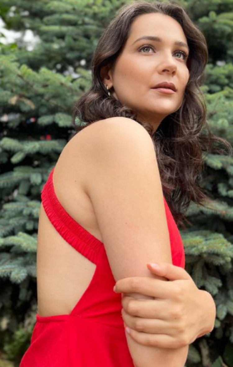 Gönül Dağı'nın güzeller güzeli yıldızı Gülsim Ali'den mini etekli poz kendine hayran bıraktı! - Resim: 3