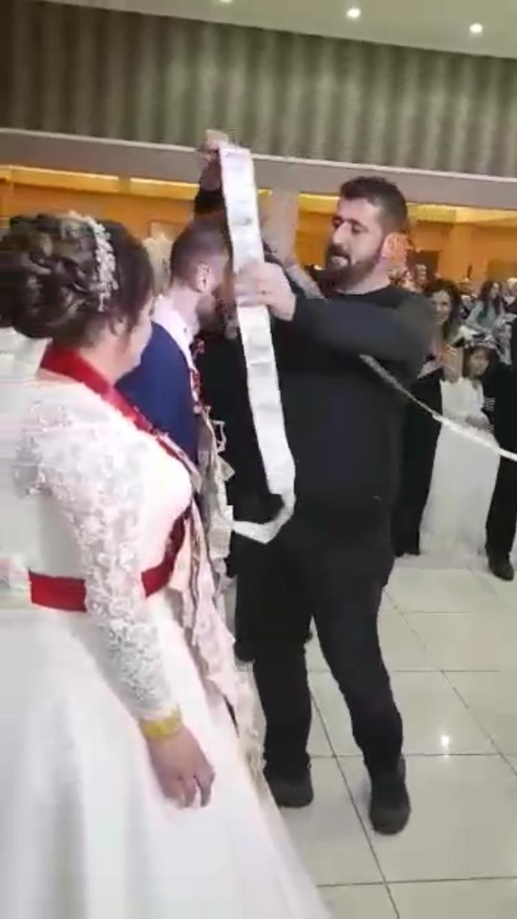 Böyle takı görülmedi! Tam 10 metre dola dola bitmedi - Resim: 4