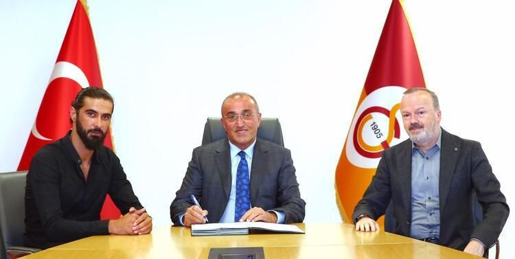 Fatih Öztürk'ün yanındaki sarışın kadının kim olduğu ortaya çıktı - Resim: 1