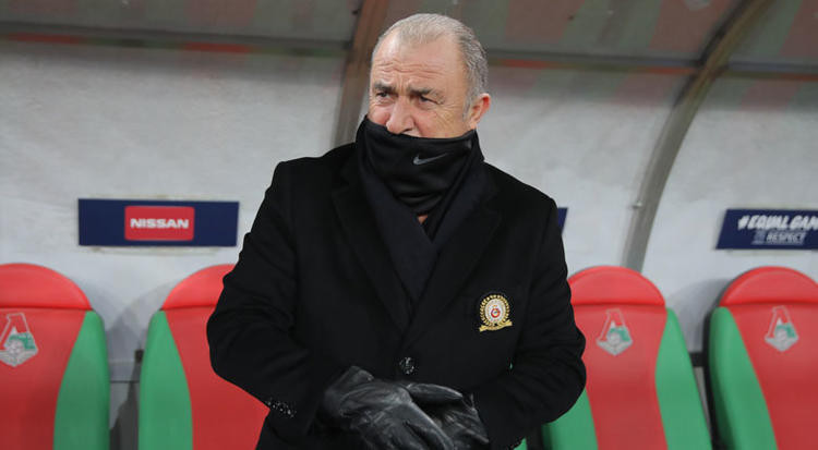 Terim sinir küpüne döndü! Su şişesi, eldiven... - Resim: 3