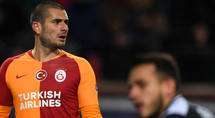 Terim sinir küpüne döndü! Su şişesi, eldiven... - Resim: 4