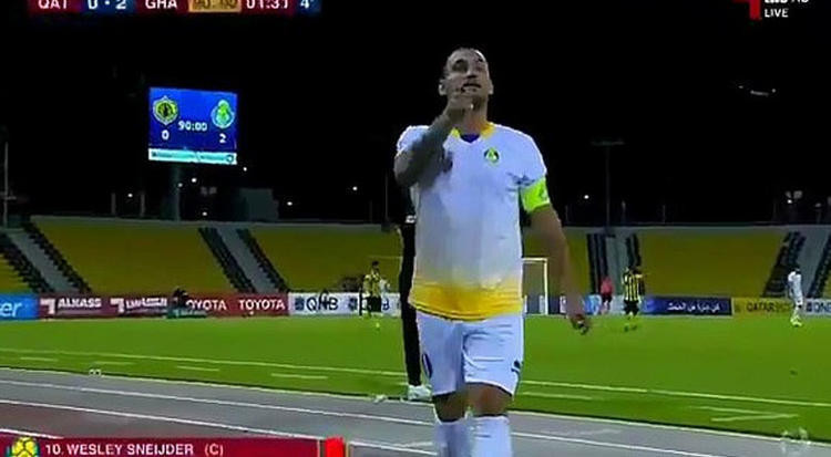 Sneijder Katar'da ortalığı karıştırdı! - Resim: 2