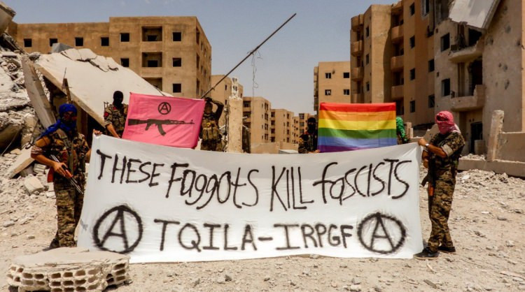 PKK'nın "renkli" komutanı... Kolundaki armaya dikkat... - Resim: 3