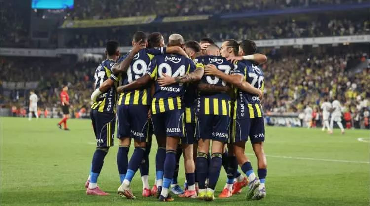 Fenerbahçe'de 'ayrılacaklar listesi' sızdı: Tam 17 isim takımdan gidecek - Resim: 2