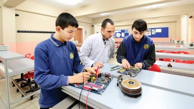 Çalışan liseliye bin TL maaş - Resim: 2