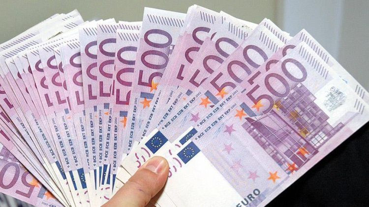 Buldukları 300 bin euroyu evsizlere dağıttılar! - Resim: 3