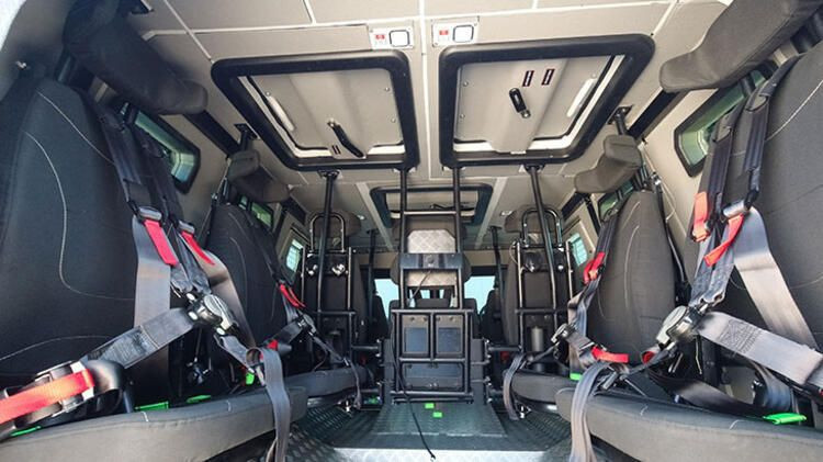 Türk zırhlı muharebe aracı Hızır'dan ilk ihracat! Gemiye yüklendi Afrika'ya gidiyor - Resim: 1