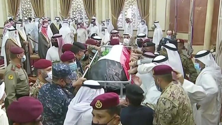 Dünya bu fotoğrafı konuşuyor! Kuveyt Emiri böyle gömüldü - Resim: 3