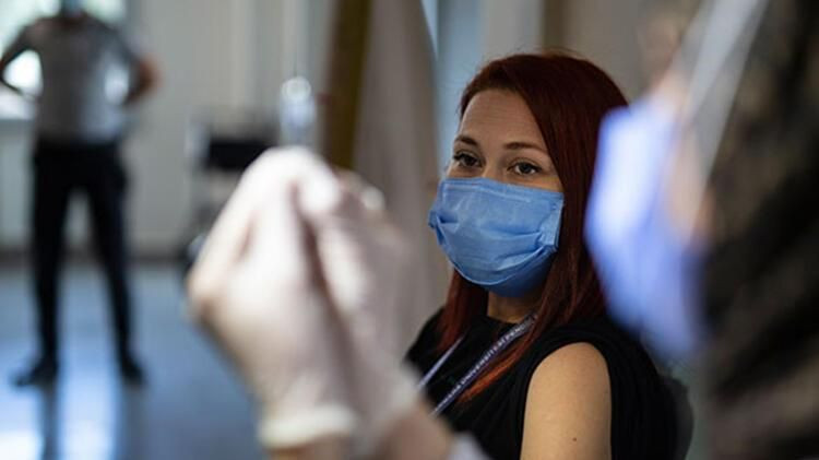 Delta varyantı uyarısı! 1 kişi 8-9 kişiye bulaştırıyor aşı yaptıranlar da bulaştırıyor - Resim: 1