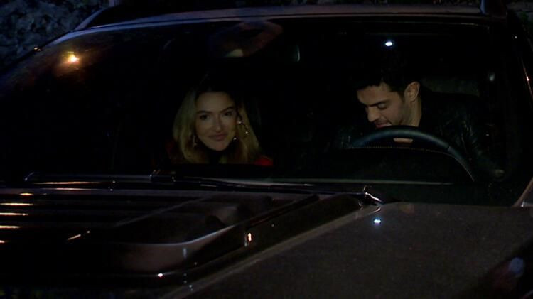 Hadise ve Mehmet Dinçerler Çeşme dönüşü trafik kazası geçirdi! - Resim: 3