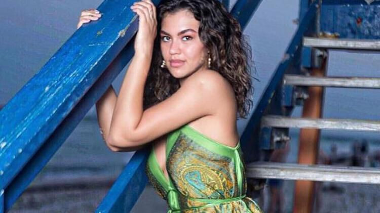 Kısmetse Olur Cansel değişimiyle şaşırttı ipli bikinisiyle sere serpe poz verdi! - Resim: 2