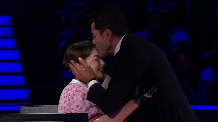 Kim Milyoner Olmak İster'de tarihi gece! Rabia Birsen Güvercin büyük ödülün sahibi oldu işte 1 milyonluk o soru - Resim: 3