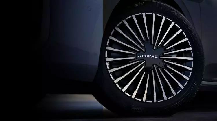 Egea ve Sandero'dan daha ucuz! 2.050 km menzil, rekor fiyat - Resim: 1