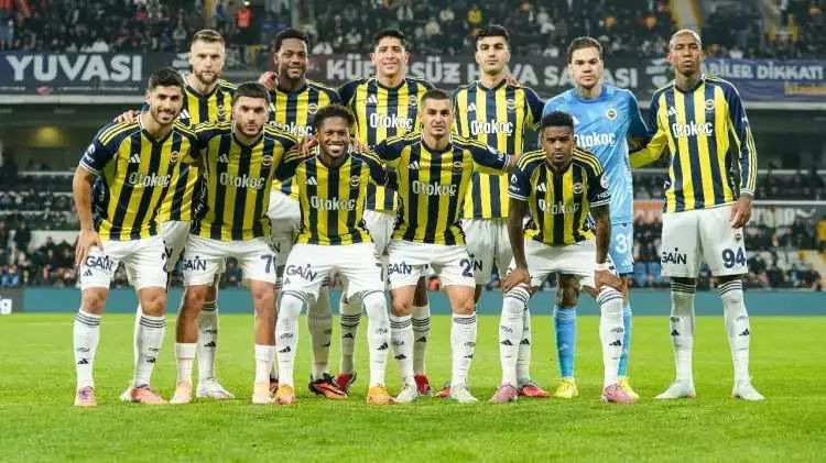 Fenerbahçe'de 'ayrılacaklar listesi' sızdı: Tam 17 isim takımdan gidecek - Resim: 1