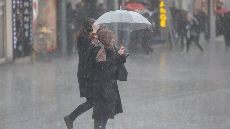 2 gün fırtına ve yağmur perşembe soğuklar ve kar yağışı geliyor - Resim: 1