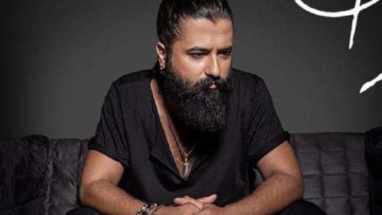 Ünlü şarkıcı köpeğiyle sahne aldı - Resim: 2