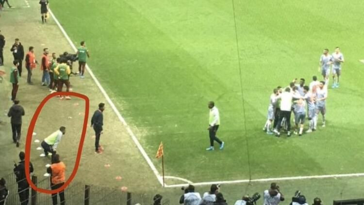 Başakşehir Galatasaray'ı devirdi Arda Turan'ın gol esnasındaki görüntüsü olay - Resim: 4