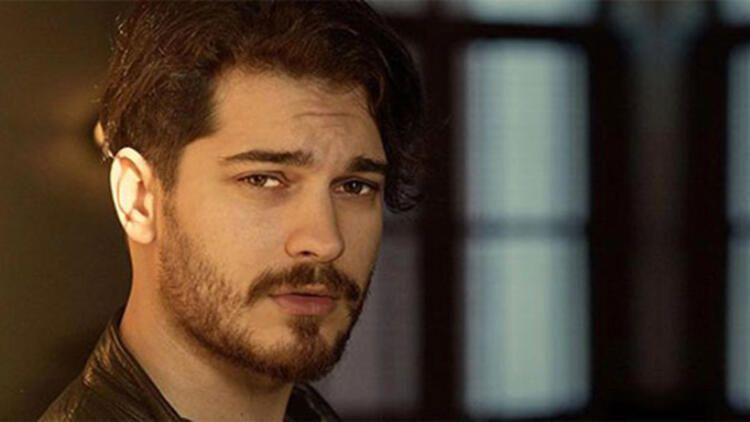 Çağatay Ulusoy'un mor pijamaları sosyal medyada olay oldu - Resim: 4