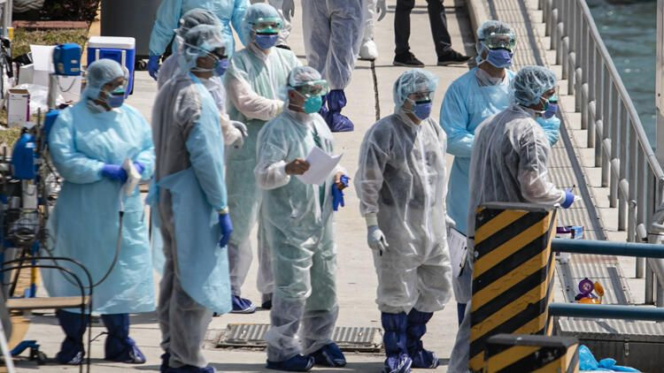 Dünyada koronadan ölenlerin sayısı 240 bini aştı! İlk 3 sıradaki ülkeler değişti - Resim: 1